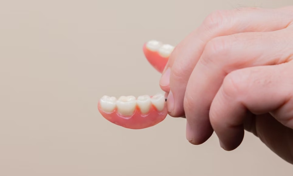 How to maintain dentures?